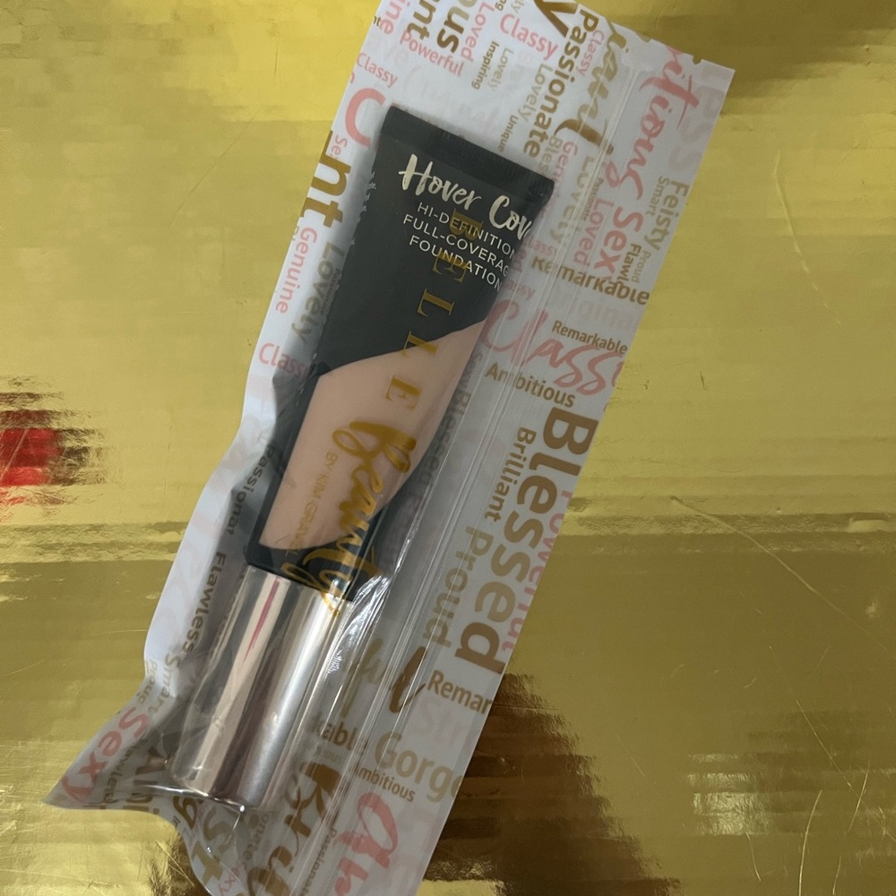 Kim Gravel Hover Cover Hi Definition Full Coverage Foundation